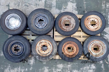 8x FX/FJ Holden / Early VW Beetle 15