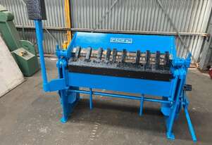 Pacific MK-3 1220mm x 2mm manual panbrake folder