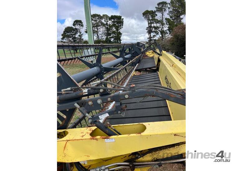 Honey Bee 36 foot header front with trailer ? SP ? 36