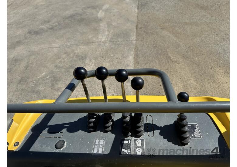 Wacker Neuson DT10 Tracked Dumper image 12