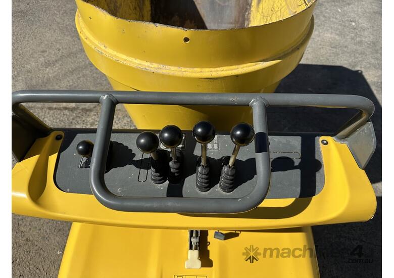 Wacker Neuson DT10 Tracked Dumper image 13