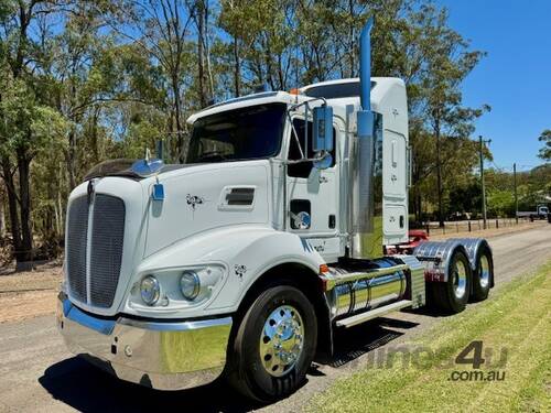 2014 Kenworth T403 36-inch bunk, Cummins ISX, 18sp