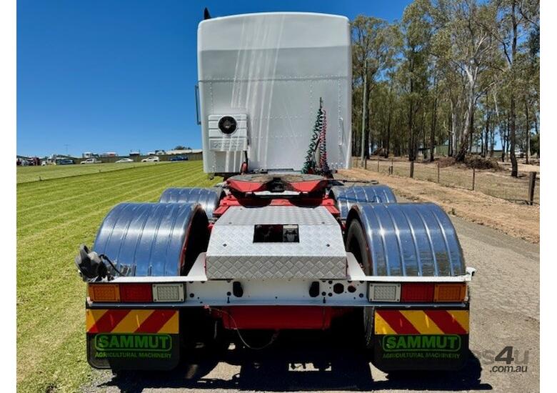 2014 Kenworth T403 36-inch bunk, Cummins ISX, 18sp