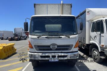 2007 Hino FG 2 4x2 Curtainsider