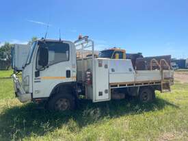 2011 Isuzu NPS300 Service Body - picture1' - Click to enlarge