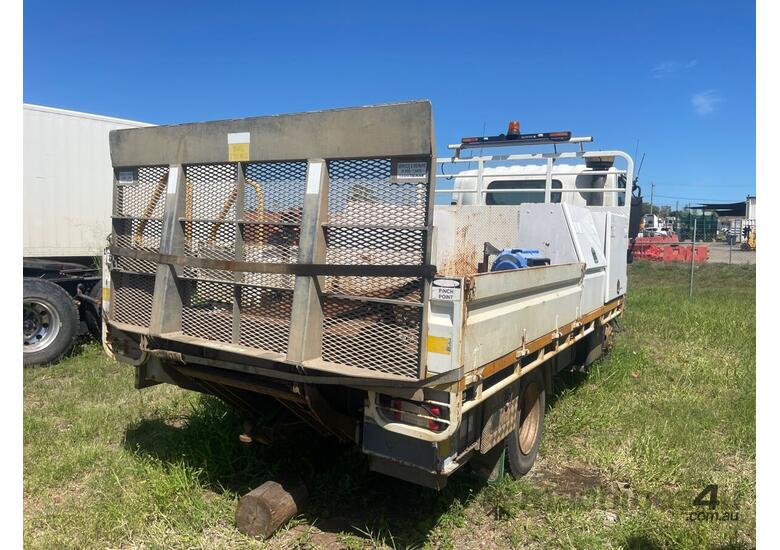 2011 Isuzu NPS300 Service Body