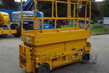 2015 Haulotte Compact 10 N - 26' Narrow E/Scissor