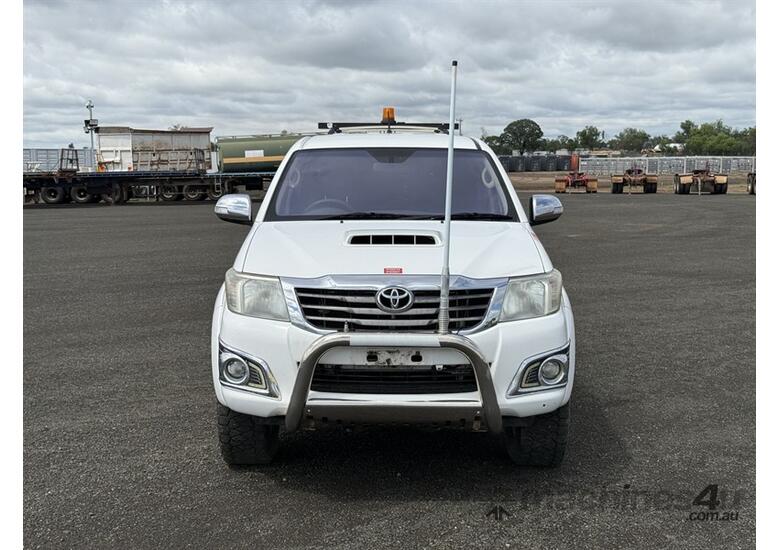 2014 TOYOTA HILUX SR5 UTE