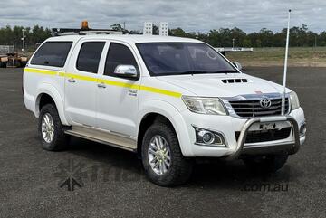 Toyota 2014   HILUX SR5 UTE