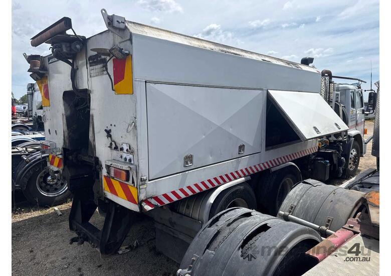 2013 Iveco ACCO Flocon Truck