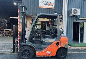Used Toyota Forklift with Fork Positioners