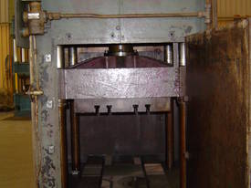Mechanical Press 50 Tonne - picture2' - Click to enlarge