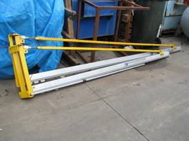 Vacuum Lifting System Bag Sack Lifter with Gantry  - picture2' - Click to enlarge