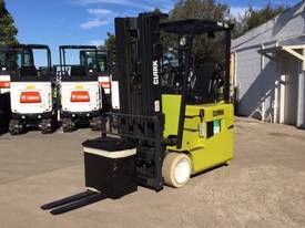 Clark TMX15S Battery Electric Forklift Space-Saver - picture0' - Click to enlarge
