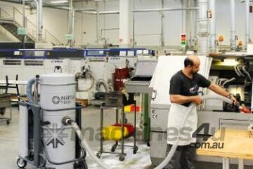 CLEANQUIP-Nilfisk T40 L100 3 Phase Industrial Wet and Dry Vacuum