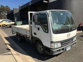 E2000 MAZDA TRUCK 2DR 3 SEATS 5SP MAN PETROL - picture0' - Click to enlarge