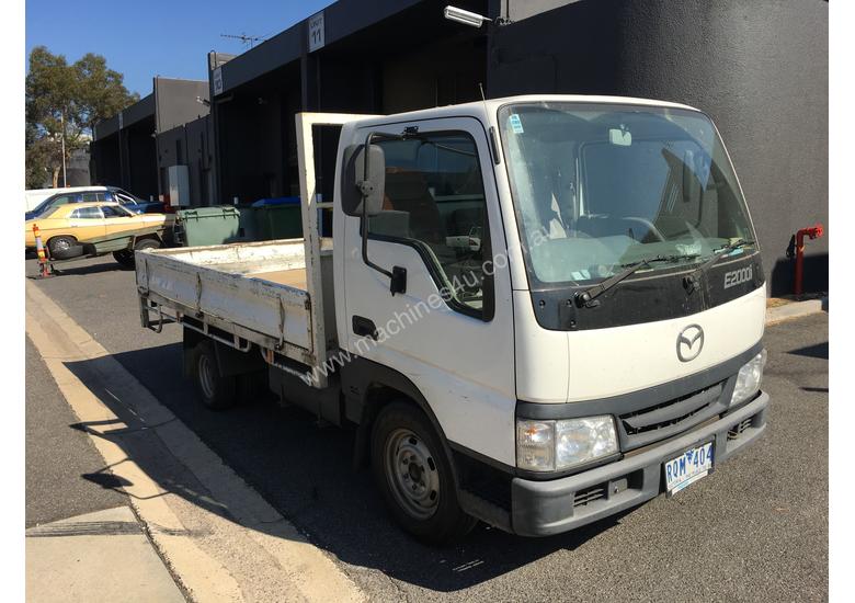 Used 2002 mazda E2000 Tray Truck in , - Listed on Machines4u