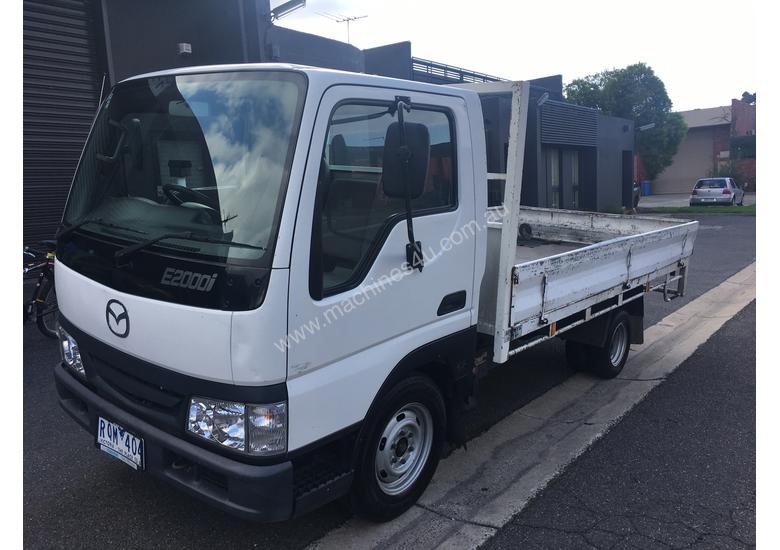 caption E2000 MAZDA TRUCK 2DR 3 SEATS 5SP MAN PETROL