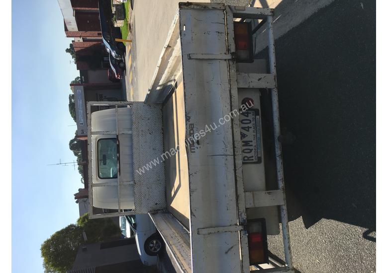 caption E2000 MAZDA TRUCK 2DR 3 SEATS 5SP MAN PETROL