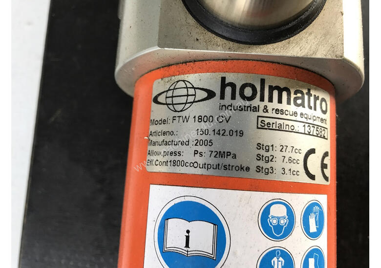 Used Holmatro Manual Hydraulic Hand Pump Holmatro 10000 PSI 3 Stage