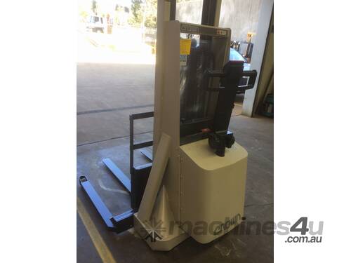 caption CROWN-20IMT1ton 3.3WALKIE STACKER,FORKLIFT NEW BATT L