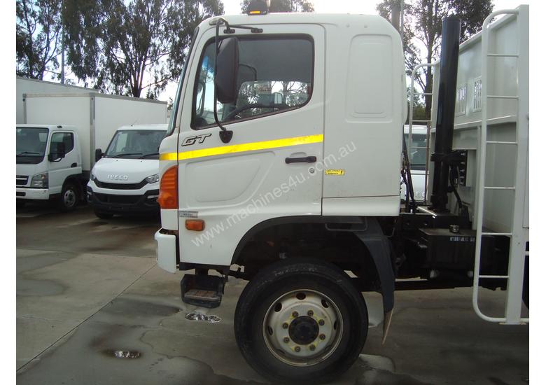 caption Hino GT 17/Osprey/Ranger Tipper Truck