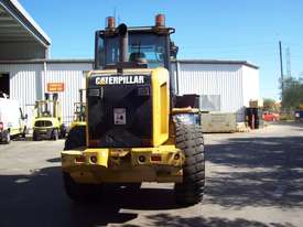 Good Condition Caterpillar Loader - picture1' - Click to enlarge