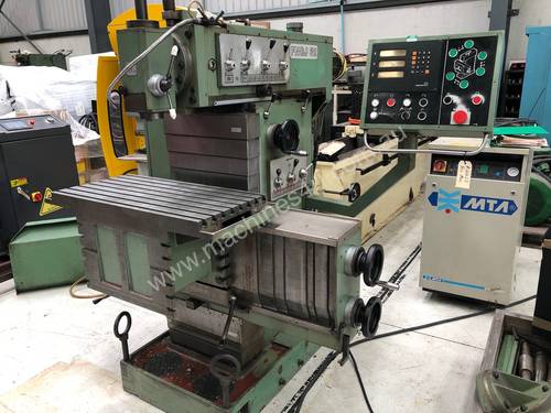 TOS FNGJ 32 Universal Milling Machine - Including arbors, acessories and manuals