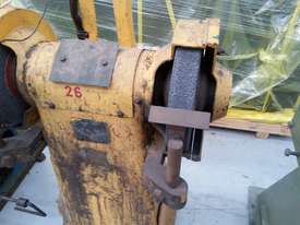 used pedistal grinder - picture1' - Click to enlarge