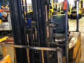 1.35T Battery Electric 3 Wheel Battery Electric Forklift - picture0' - Click to enlarge