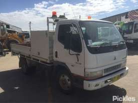 2004 Mitsubishi 500/600 Canter - picture0' - Click to enlarge
