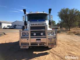 1999 Mack Trident - picture1' - Click to enlarge