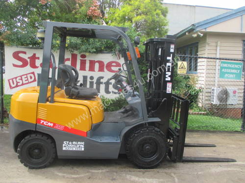 2.5 ton TCM Container Mast Used Forklift