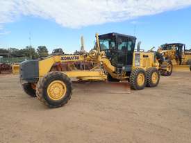 Komatsu GD555-3A Grader - picture0' - Click to enlarge