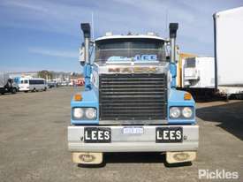 1997 Mack CLR SL 111 - picture0' - Click to enlarge