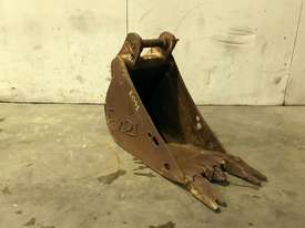 00MM DAMAGED TOOTHED TRENCHING BUCKET 2-3T EXCAVATOR E041 - picture2' - Click to enlarge