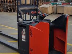 Used Forklift:  T20SP Genuine Preowned Linde 2t - picture0' - Click to enlarge
