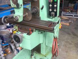 milling machine - picture0' - Click to enlarge