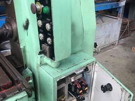 milling machine - picture0' - Click to enlarge