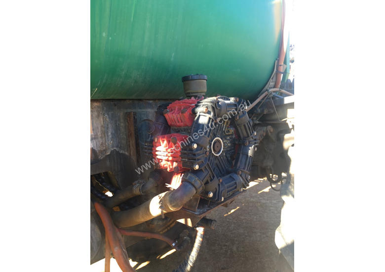 caption Goldacres G4 Boom Spray Sprayer