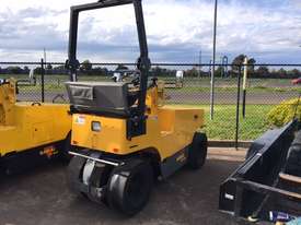 Sakai TS160 Multi Tired Roller 3 Tonne - picture0' - Click to enlarge