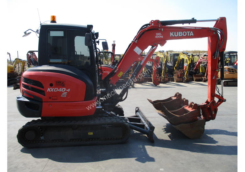 caption Kubota KX040-4 Low Hours