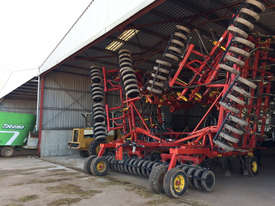 Bourgault 5710 Air Seeder Seeding/Planting Equip - picture1' - Click to enlarge