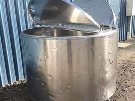 1,550ltr Insulated Stainless Steel Tank, Milk Vat - picture2' - Click to enlarge