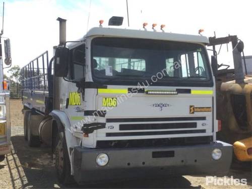 2001 International ACCO 2350G