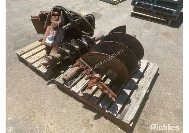 Buy Used Bobcat 30C Auger Drive Augers Box Trailer in , Listed on