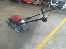 Honda Lawn Mower - picture2' - Click to enlarge