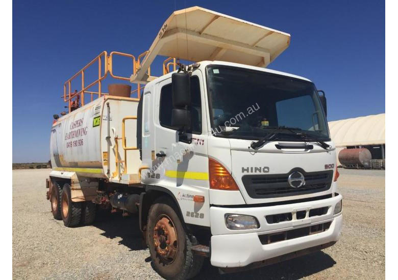 caption 2012 Hino FM 2627-500 Series Water truck Truck