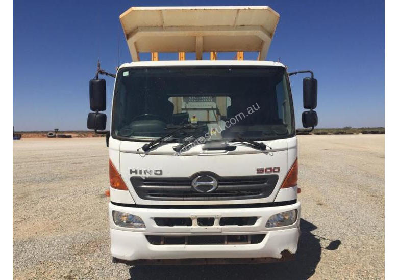caption 2012 Hino FM 2627-500 Series Water truck Truck