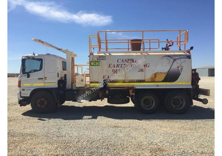 caption 2012 Hino FM 2627-500 Series Water truck Truck